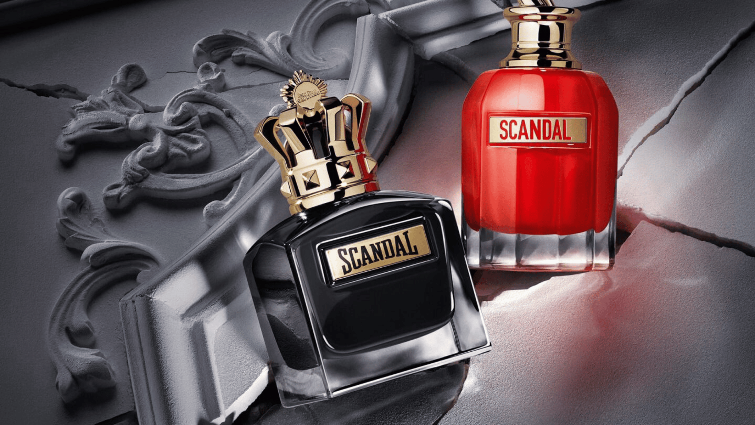 En dam och herrparfym från Jean Paul Gaultier, på flaskorna står det Scandal. 